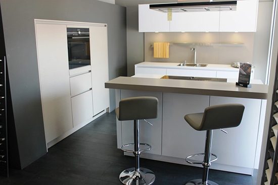 Küche mit Kochinsel aus 63584 Gründau